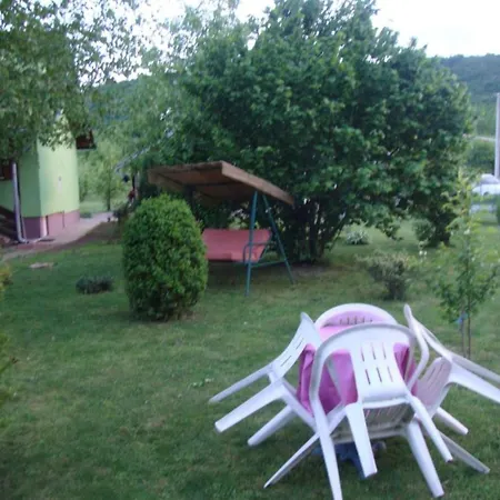 Garden Nyaraló Ripač